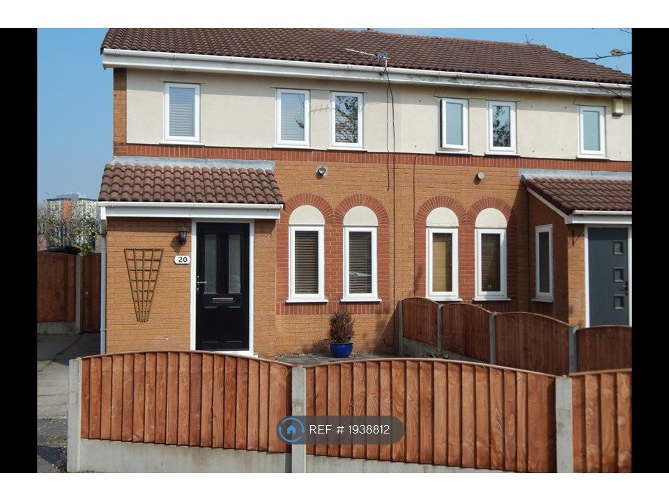 3 bed semidetached house to rent in Harecastle Avenue, Eccles
