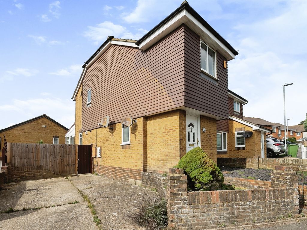 3 bed semidetached house for sale in Longacre Close, St. LeonardsOn