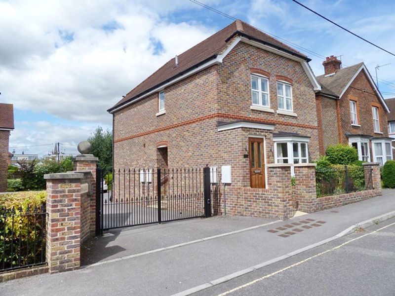 2 bed flat to rent in King Avenue, Petersfield GU32 Zoopla