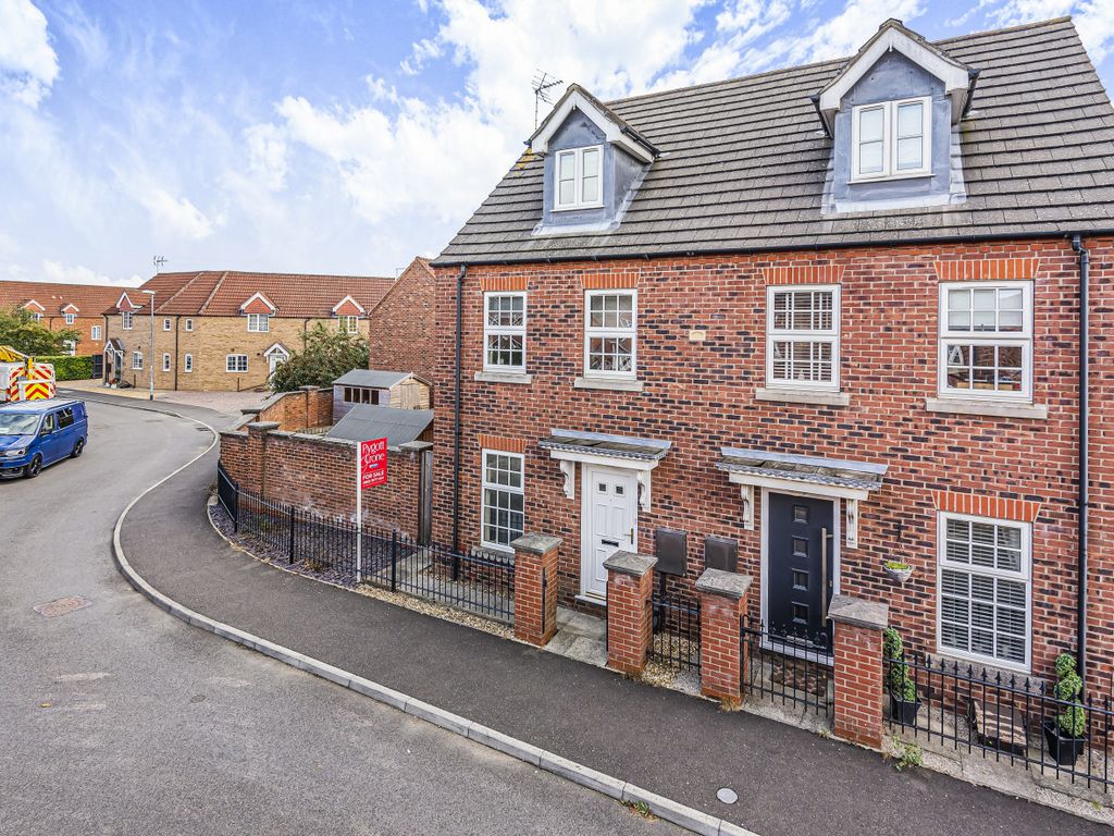 3 bed end terrace house for sale in Chamomile Way, Spalding PE11 Zoopla