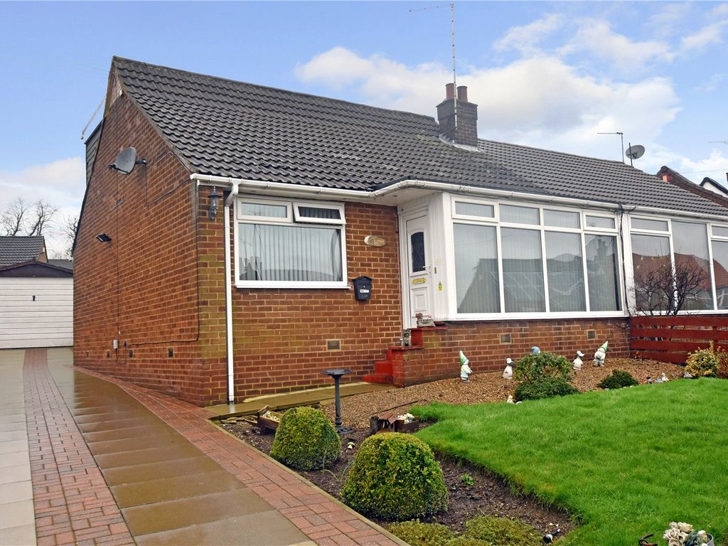 4 bed bungalow for sale in Croft House Gardens, Morley, Leeds, West