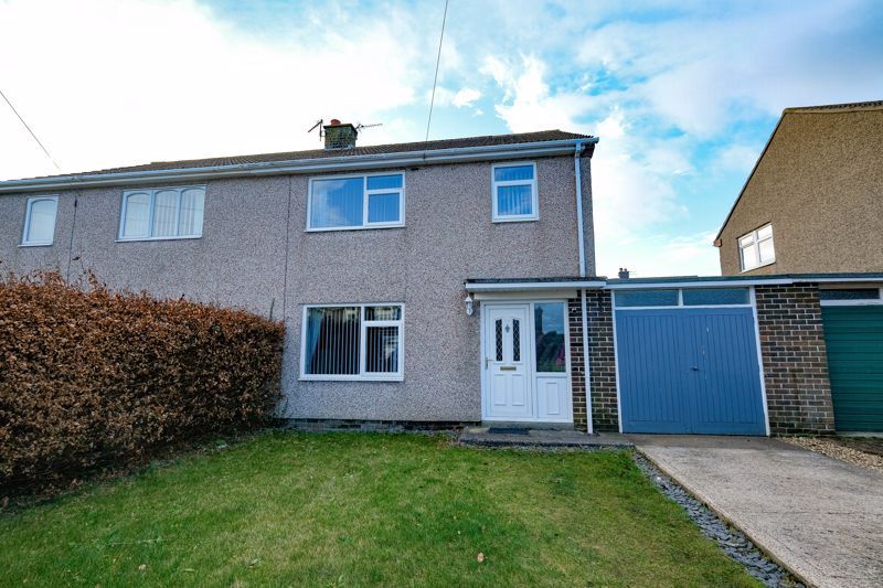 3 bed semidetached house for sale in St. Johns Estate, South Broomhill