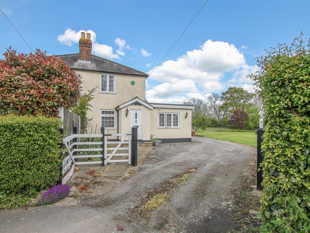 3 bed semidetached house for sale in Tanhouse Lane, Navestockside