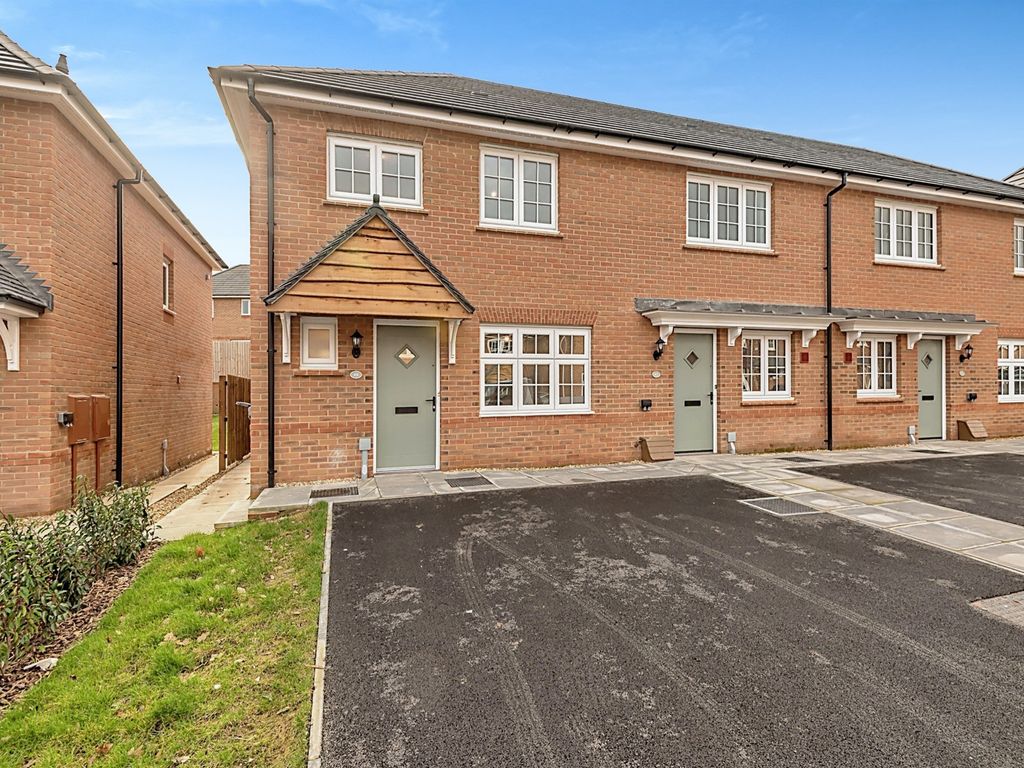 3 bed end terrace house for sale in Park Gate Drive, Scissett