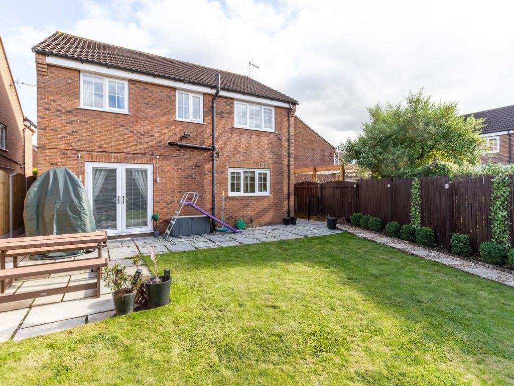 4 bed detached house for sale in Cherry Tree Close, Whitwood