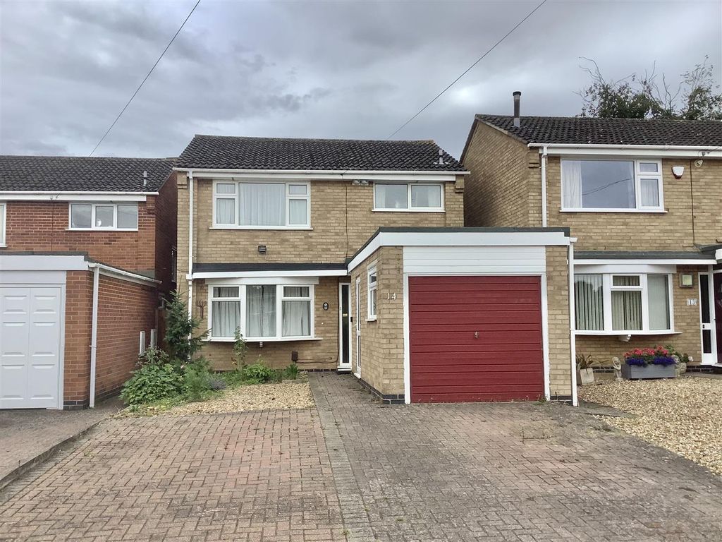 3 bed detached house for sale in Maclean Close, Abington Vale
