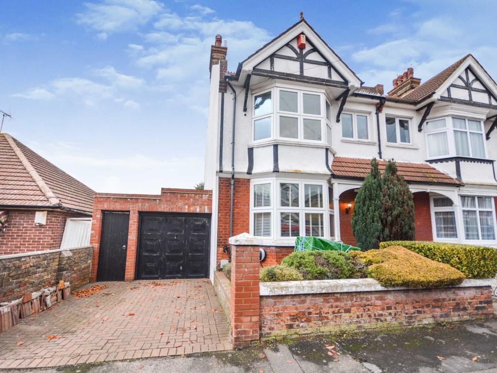 5 bed semidetached house for sale in Walmsley Road, Broadstairs, Kent