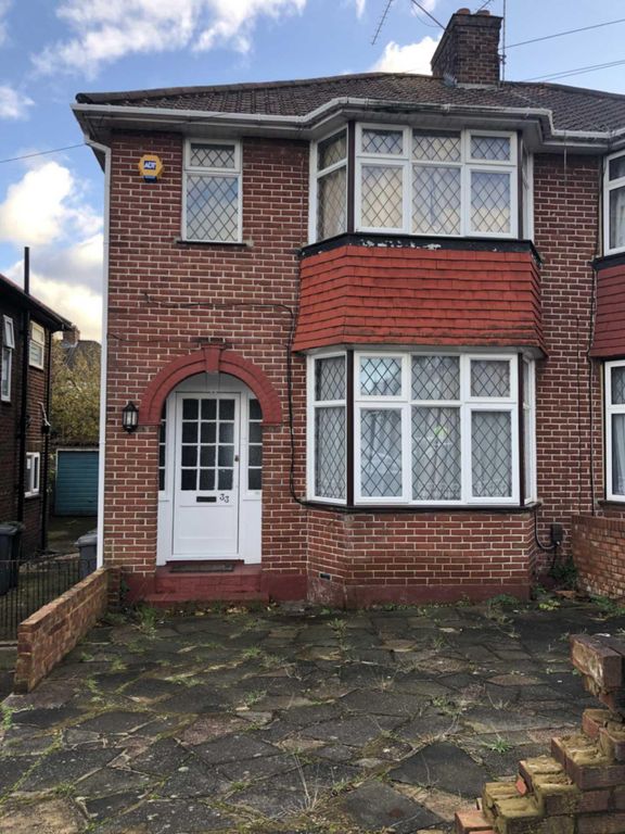 4 bed semidetached house to rent in Springfield Mount, Colindale NW9