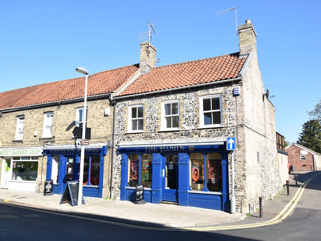 2 bed flat to rent in Guildhall Street, Thetford, Norfolk IP24, £750