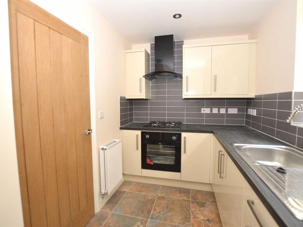 2 bed flat to rent in Sherborne Court, Idle, Bradford BD10 Zoopla