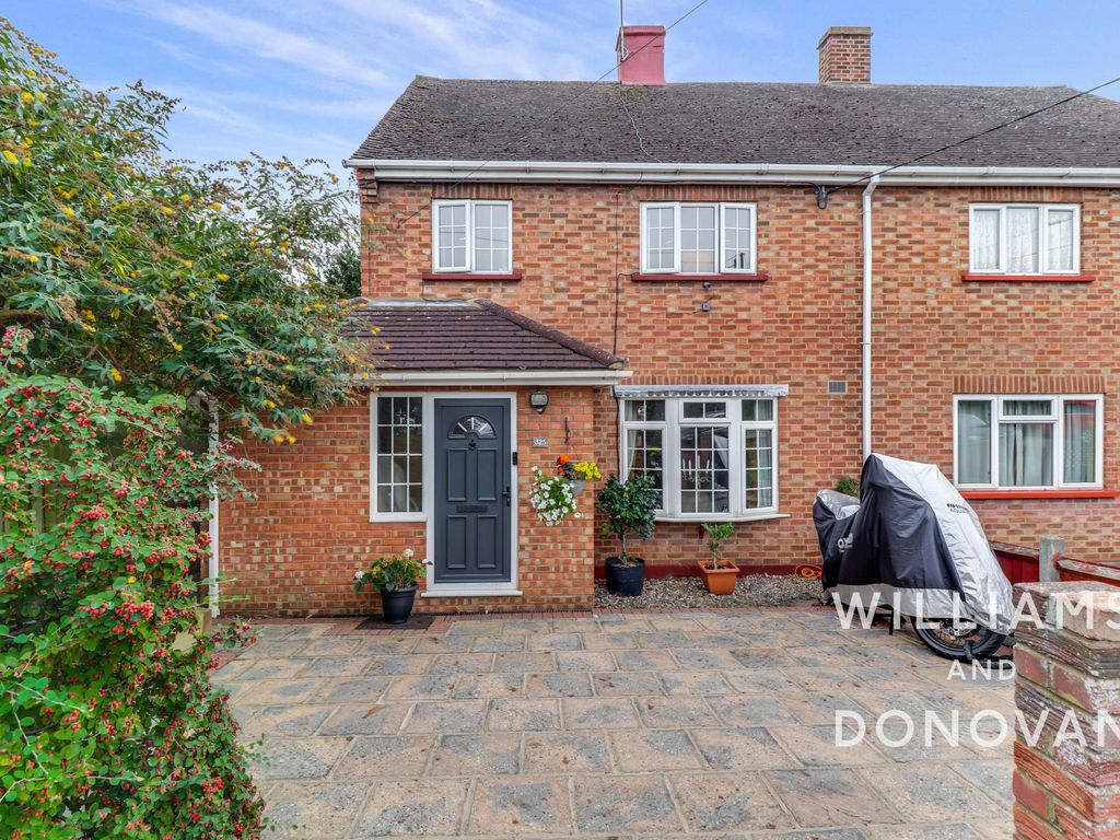 4 bed semidetached house for sale in High Road, Benfleet SS7, £425,000