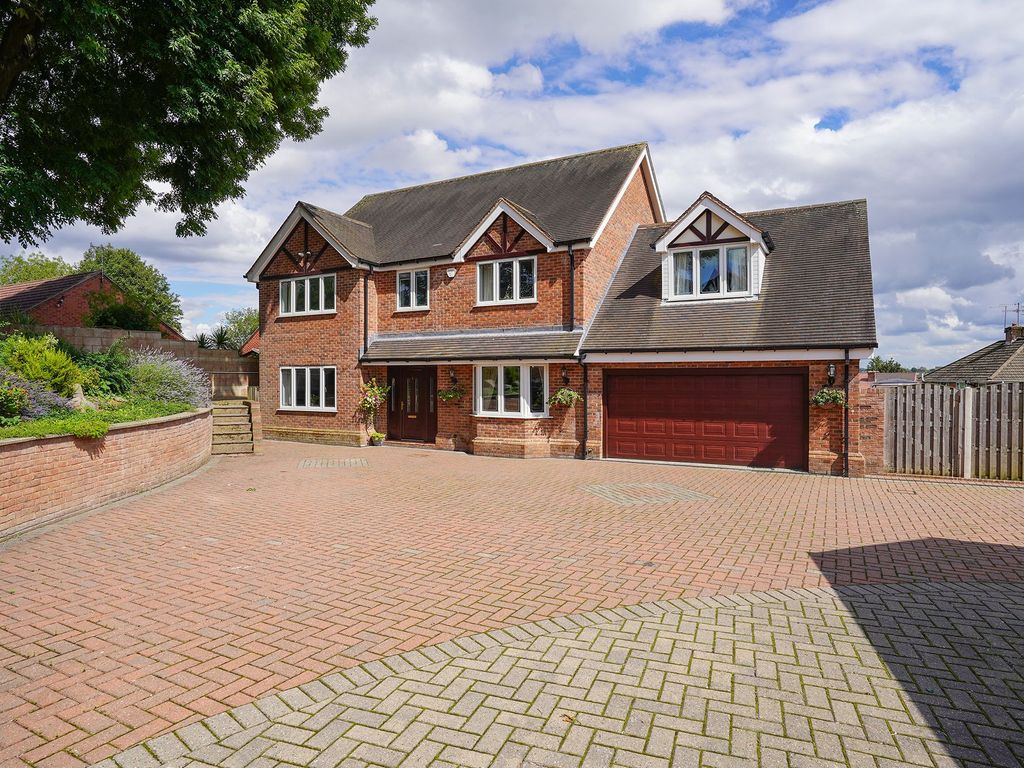 5 bed detached house for sale in Boythorpe Road, Chesterfield S40, £575,000 Zoopla