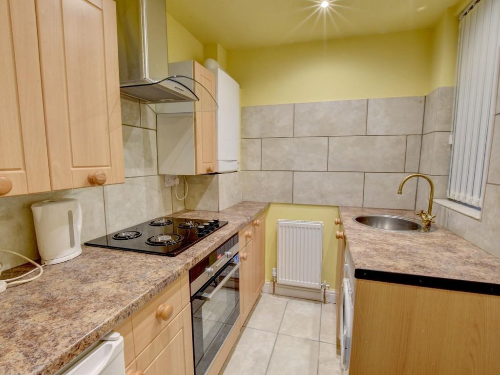 2 bed terraced house to rent in Harold Street, Burnley BB11, £550 pcm