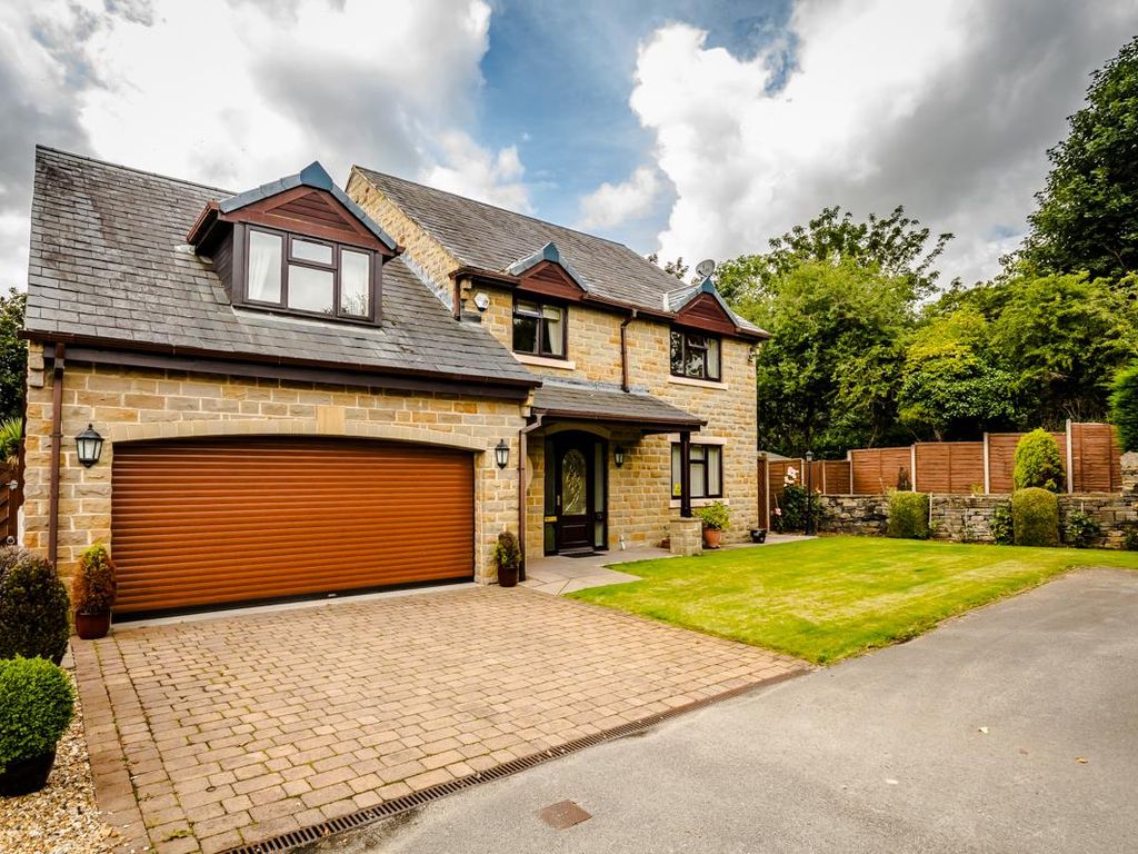 3 bed detached house for sale in Sycamore View, Brighouse HD6, £500,000