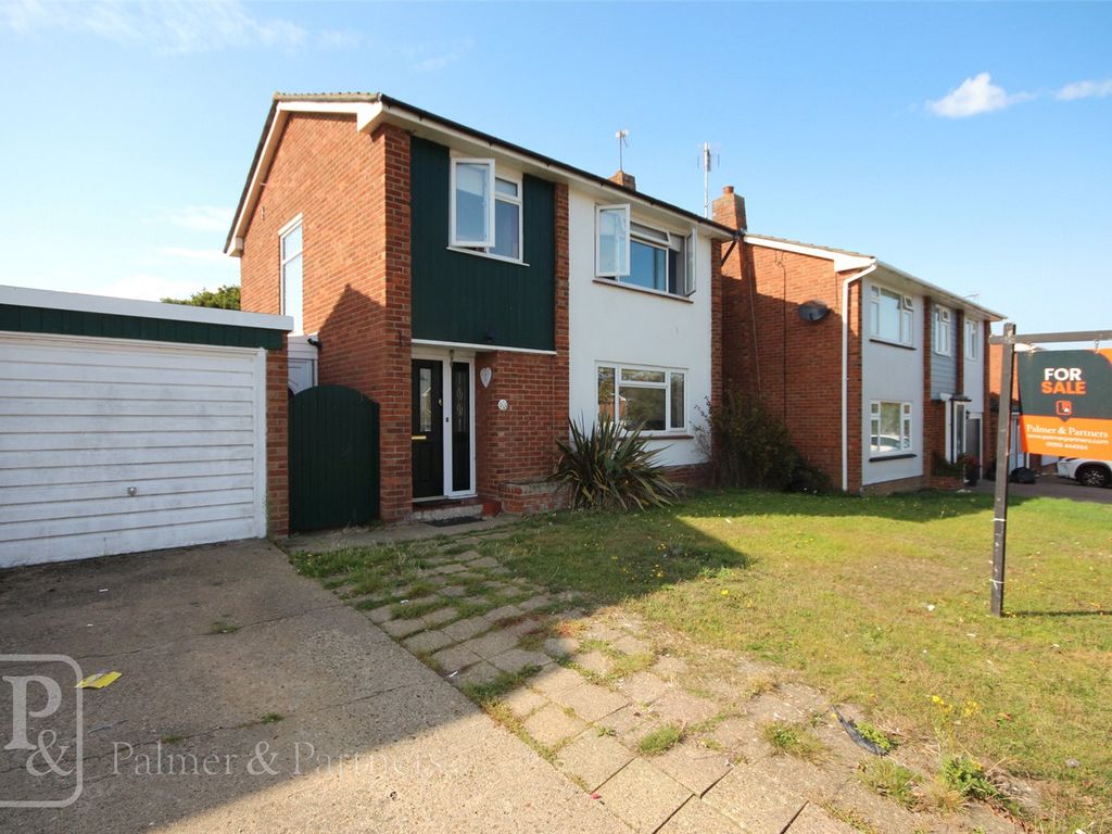 3 bed detached house for sale in Grenfell Avenue, HollandOnSea