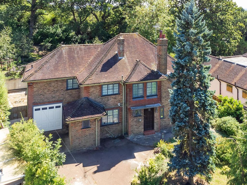 4 bed detached house for sale in Wieland Road, Northwood HA6, £