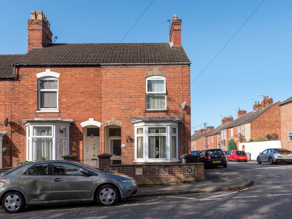 3 bed end terrace house for sale in Harrowby Road, Grantham NG31, £