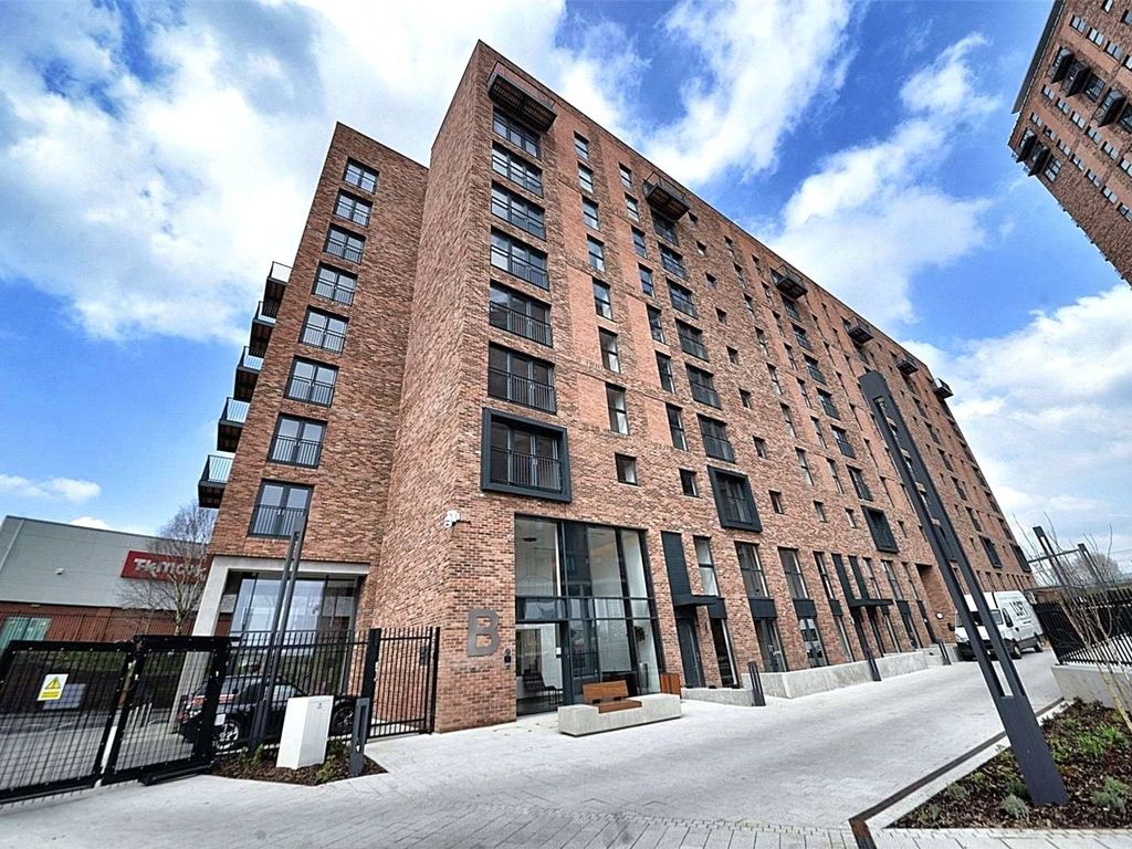 2 bed flat to rent in Wilburn Basin, Ordsall Lane, Salford M5, £1,350 ...