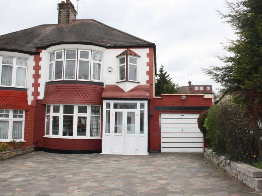 3 bed semidetached house to rent in Winchmore Hill Road, Southgate N14
