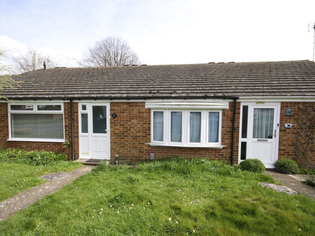 2 bed property for sale in Merlin Close, Sittingbourne ME10, £260,000