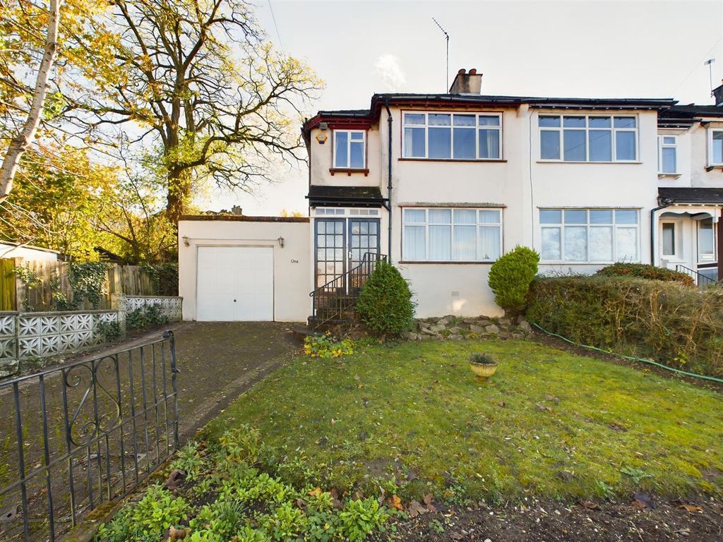 3 bed end terrace house for sale in Westleigh Avenue, Chipstead