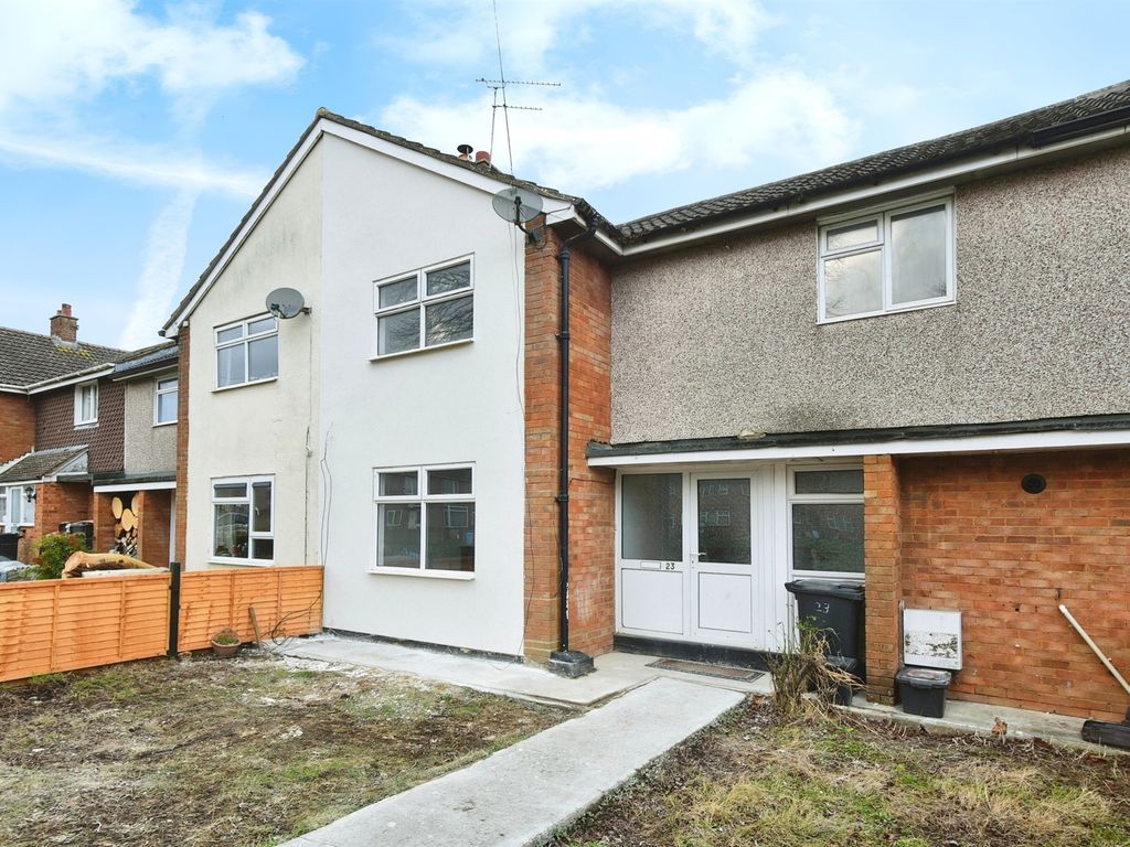 3 bed terraced house for sale in Redruth Close, Swindon SN3, £210,000