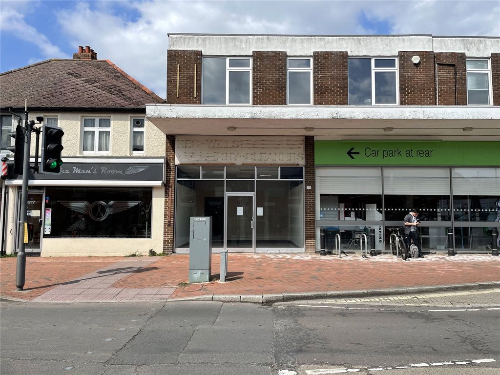 Retail premises to let in Winchester Road, Chandler's Ford, Eastleigh