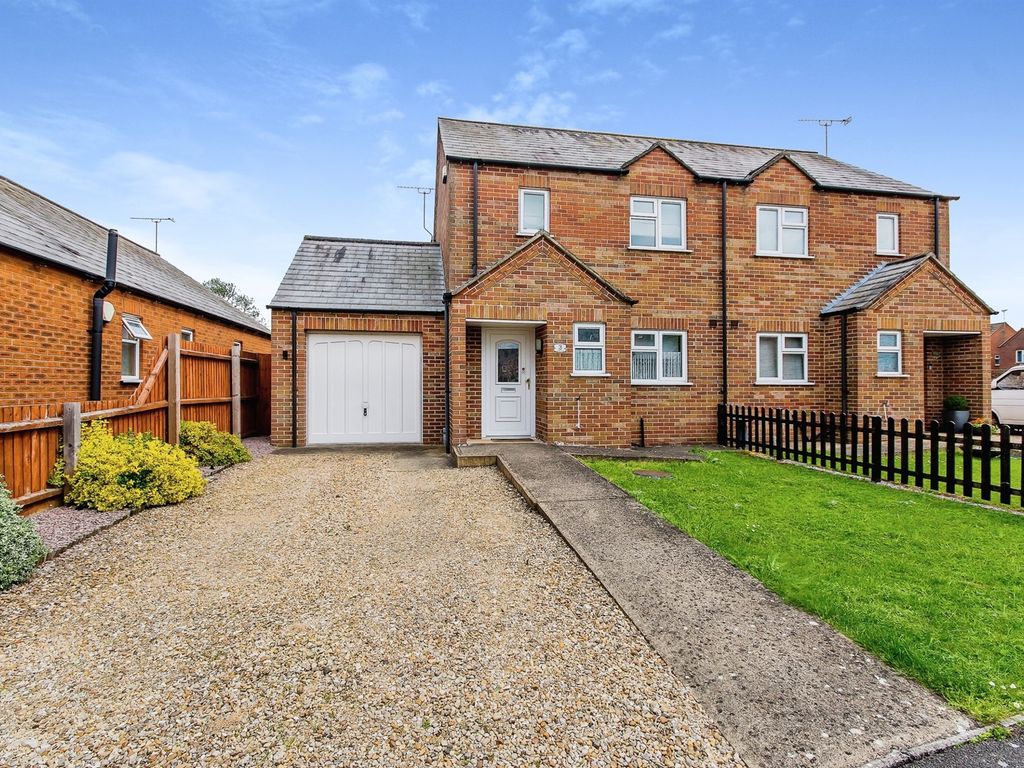 3 bed semidetached house for sale in Jubilee Close, Sutton St. James