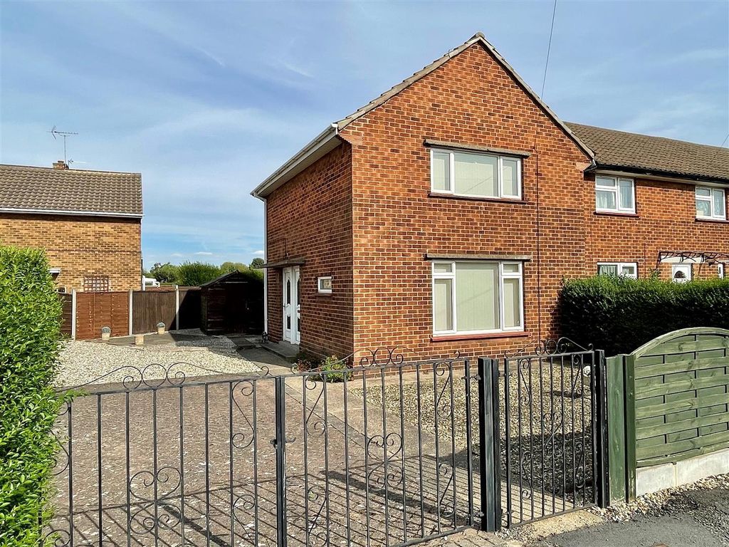 2 bed end terrace house for sale in Lansbury Road, New Balderton