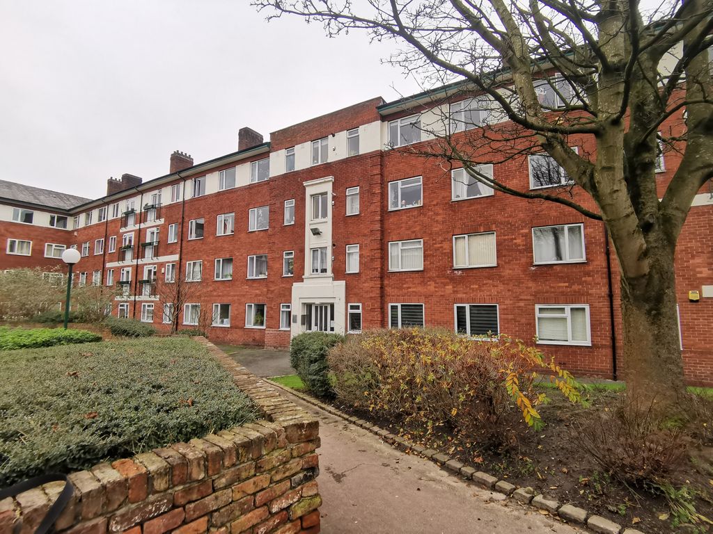 2 bed flat to rent in Kielder Square, Eccles New Road, Salford M5, £