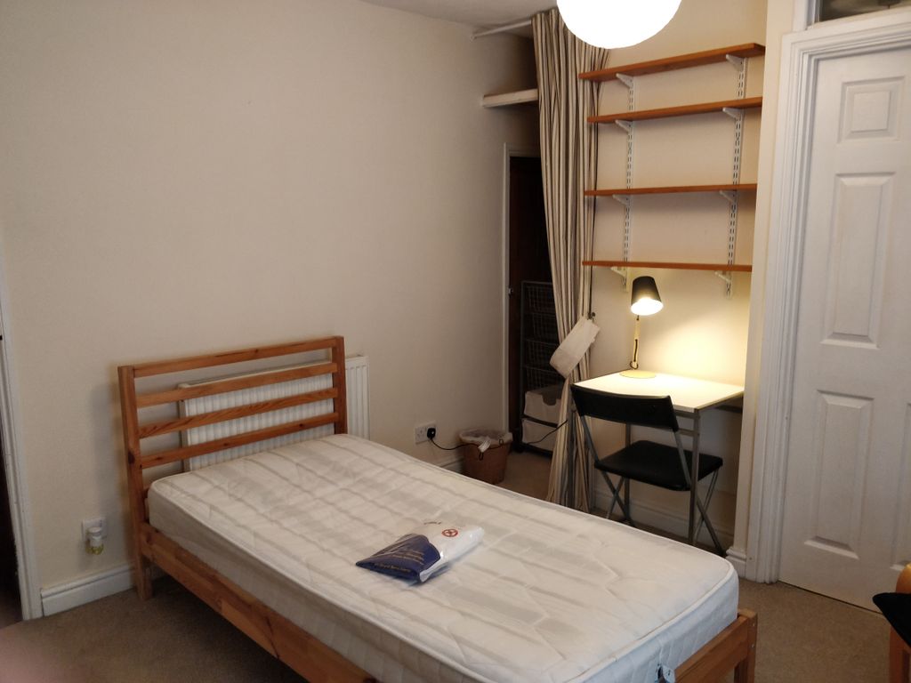 Room to rent in Park Road, Banbury OX16, £600 pcm Zoopla