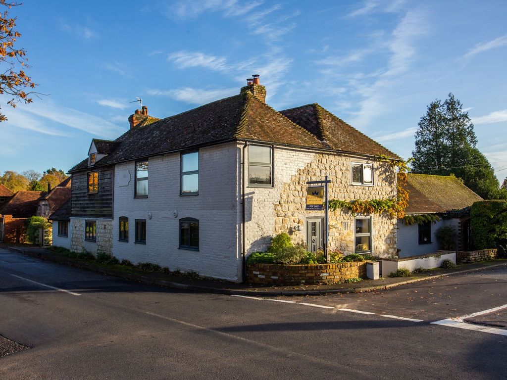 5 bed detached house for sale in Aldington Frith, Aldington TN25, £