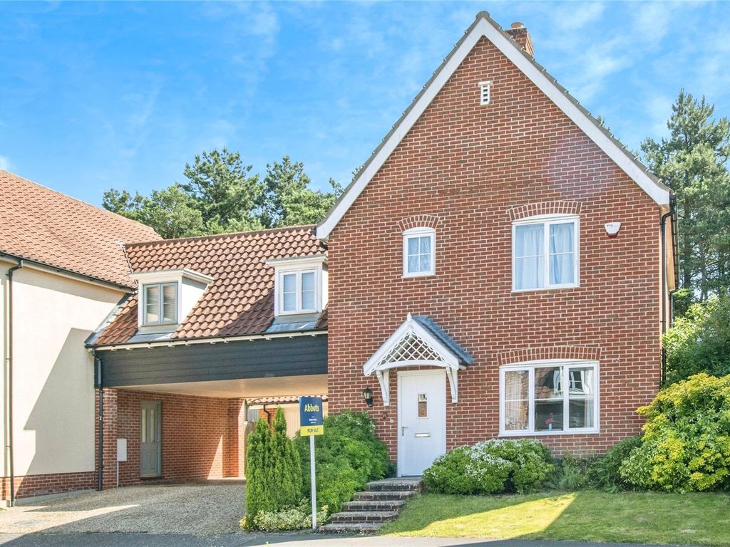 3 bed link detached house for sale in Christophers Close, Northrepps