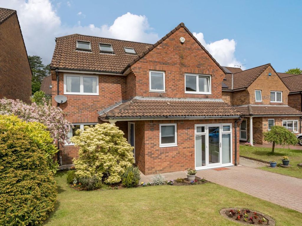 5 bed property for sale in Whitegates, Mayals, Swansea SA3, £575,000