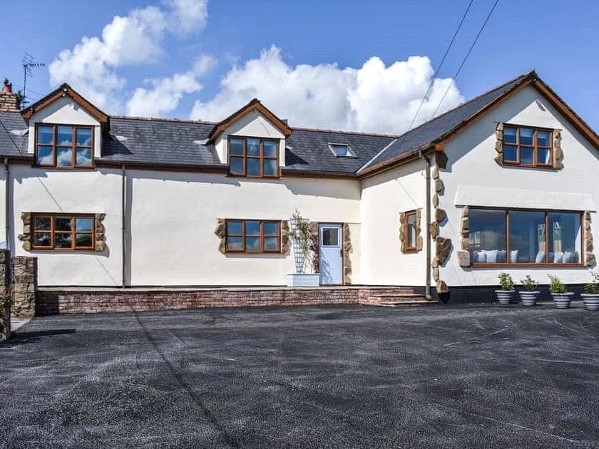 5 bed cottage for sale in Tir Y Fron Lane, Pontybodkin, Yr Wyddgrug