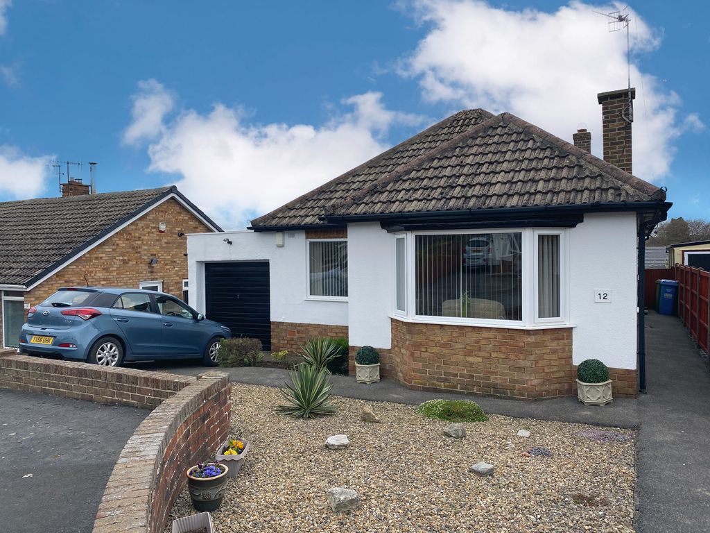 2 bed detached bungalow for sale in Leighton Close, Crossgates