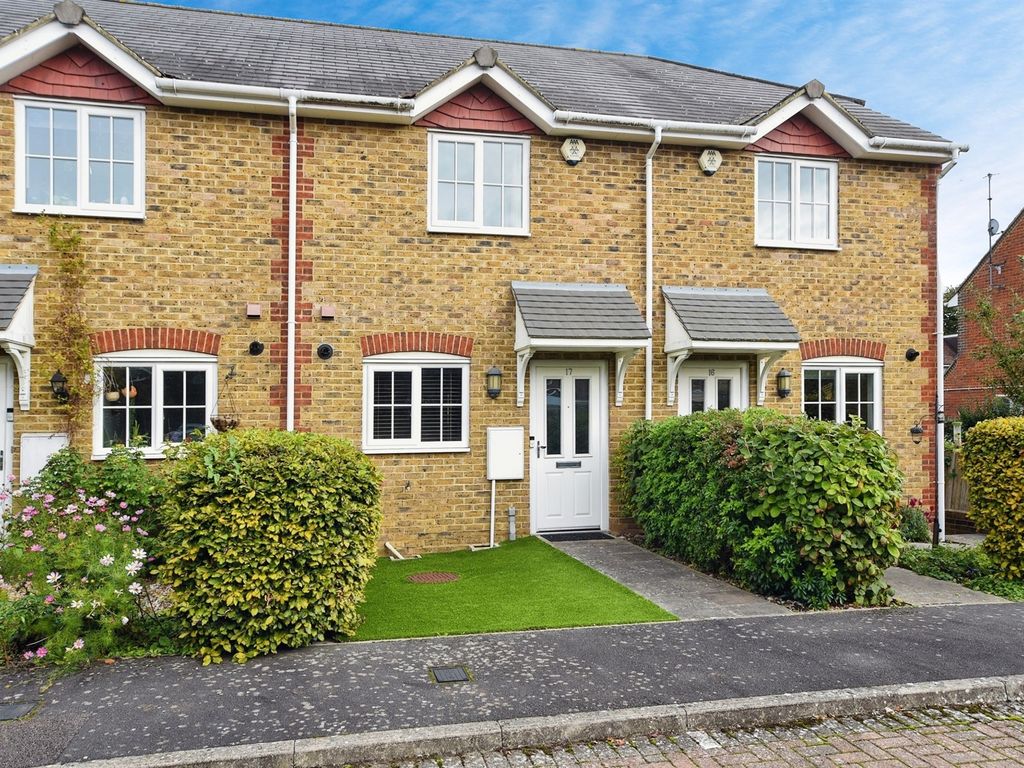 2 bed terraced house for sale in The Mallards, Hemel Hempstead HP3, £