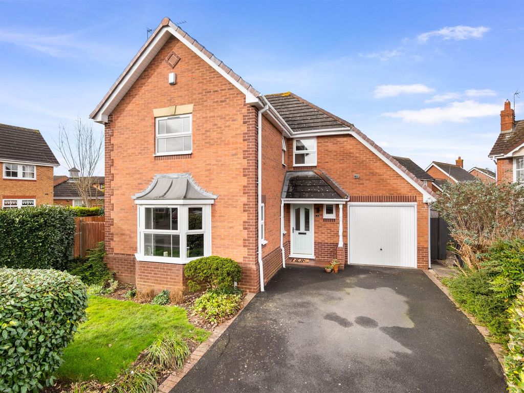 4 bed detached house for sale in Chepstow Avenue, Berkeley Beverborne