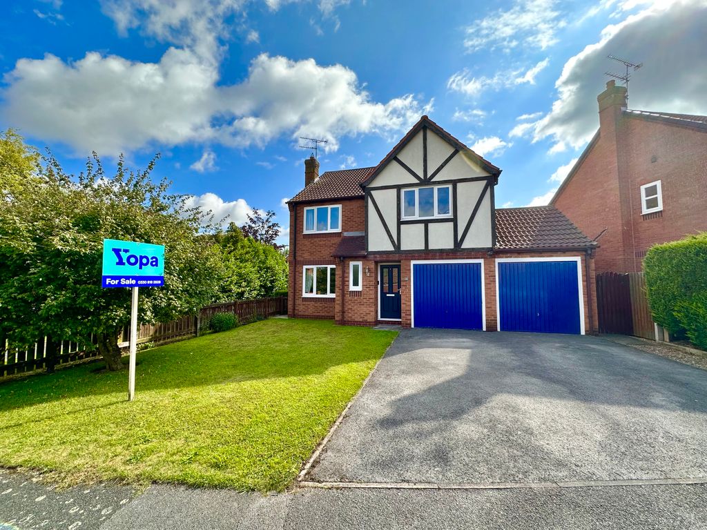 4 bed detached house for sale in St. Annes Close, Worksop S80, £330,000