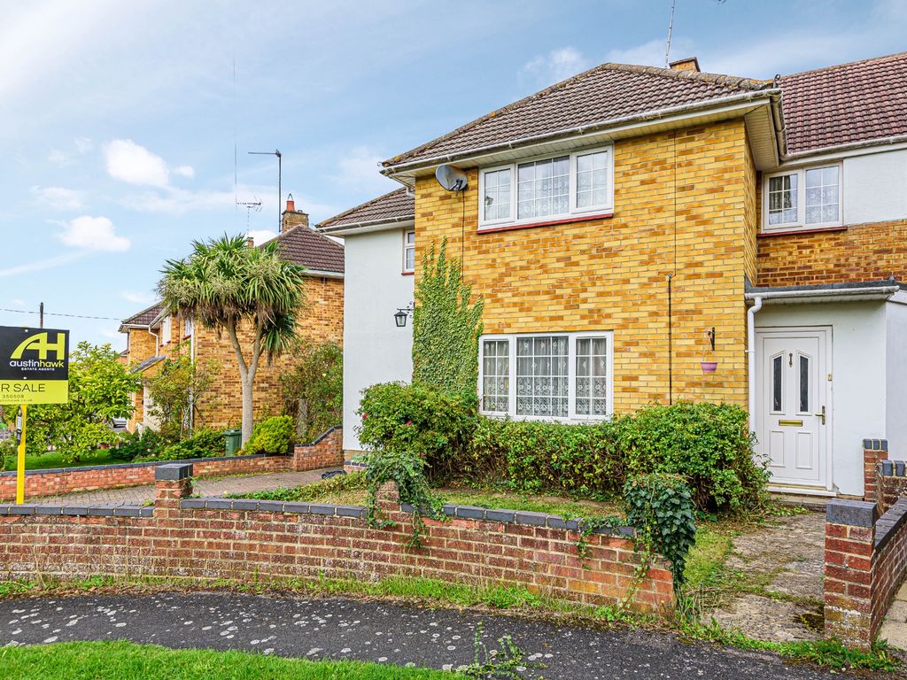4 bed semidetached house for sale in Leigh Road, Andover SP10 Zoopla