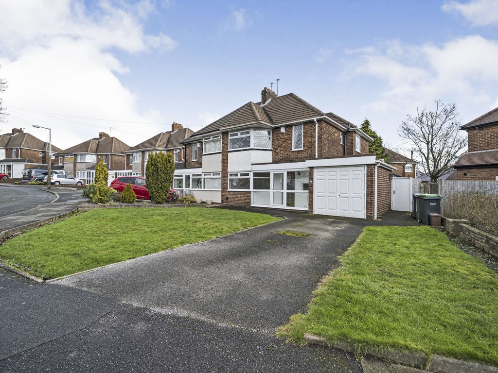 3 bed semidetached house for sale in Temple Meadows Road, West