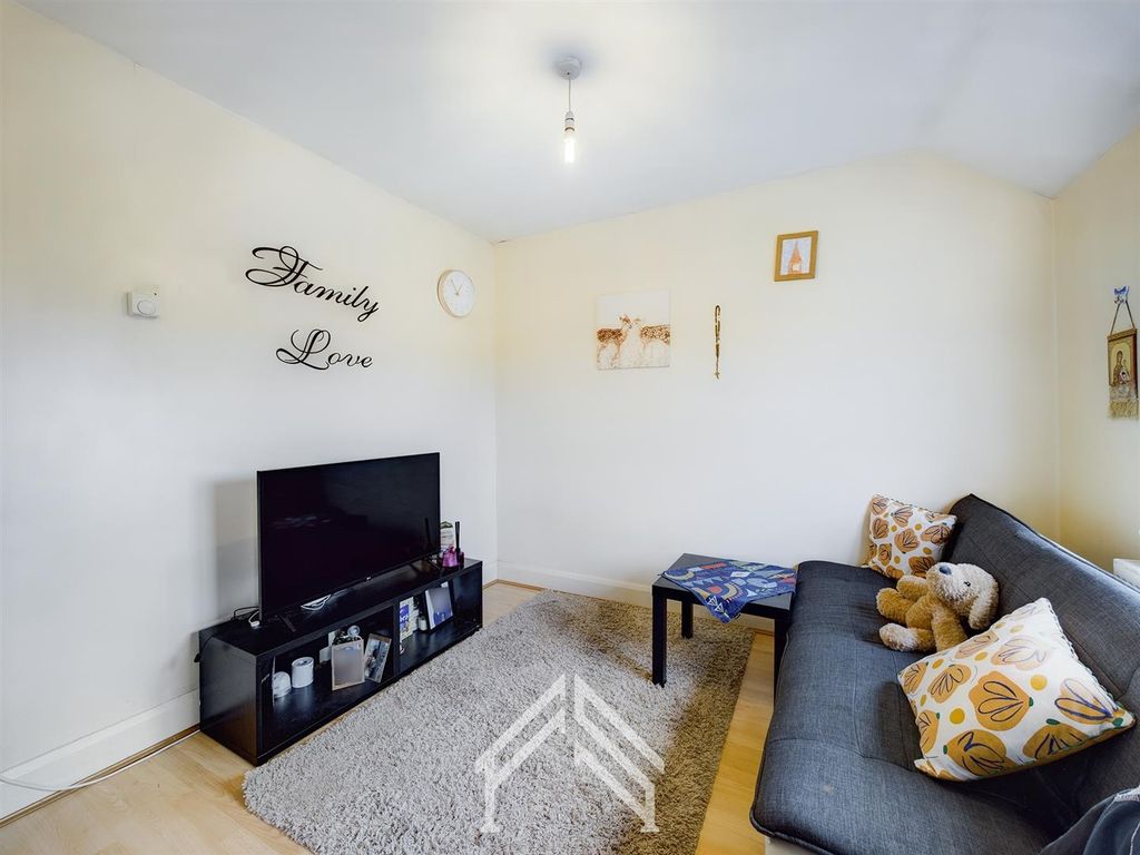 1 bed flat for sale in Hampden Road, Harrow HA3 Zoopla
