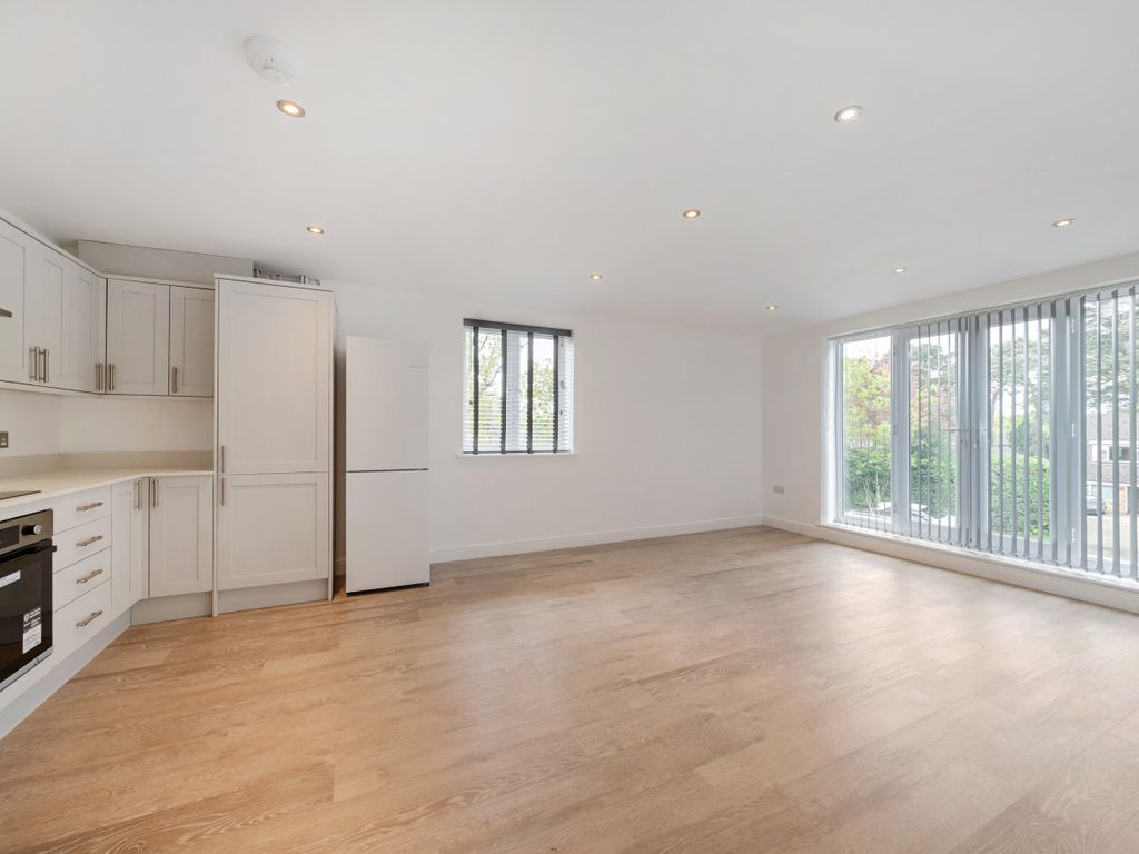 2 bed flat to rent in Finchampstead Road, Finchampstead, Wokingham