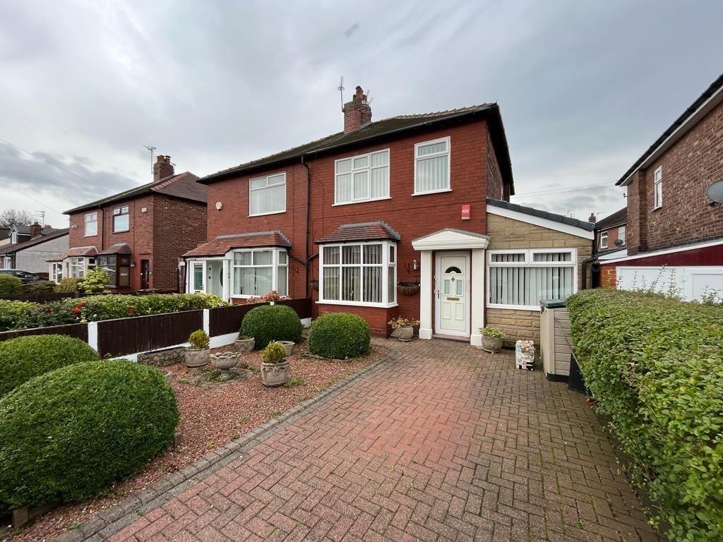 3 bed property for sale in Kenyon Avenue, Dukinfield SK16, £215,000