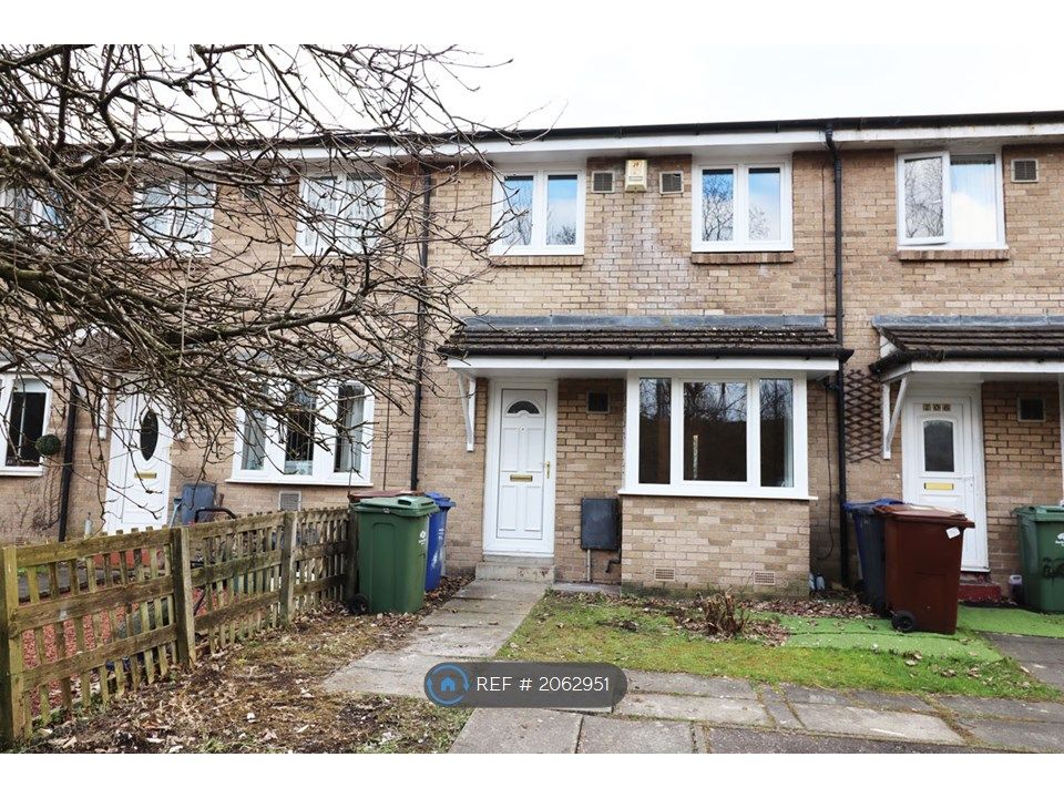 3 bed terraced house to rent in Brown Street, Paisley PA1, £950 pcm