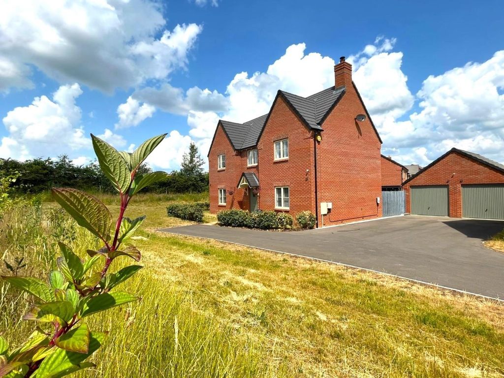 5 bed detached house for sale in Blane Place, Potton, Potton SG19 Zoopla
