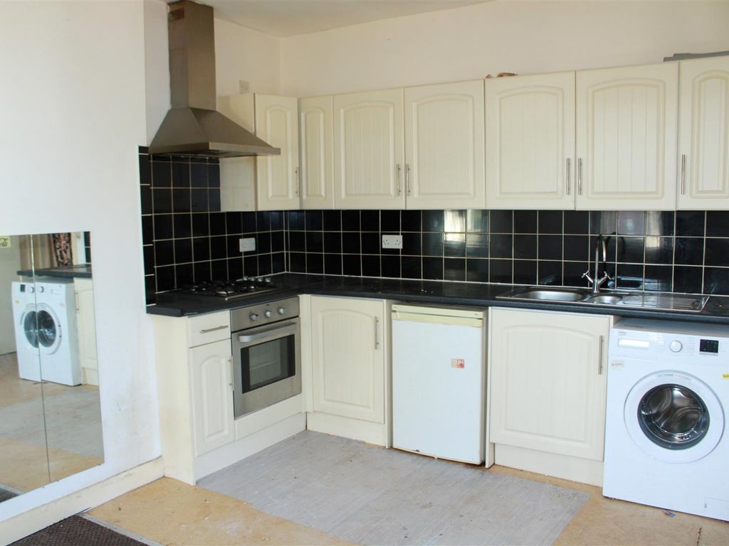 1 bed flat to rent in High Street, Erdington, Birmingham B23, £700 pcm