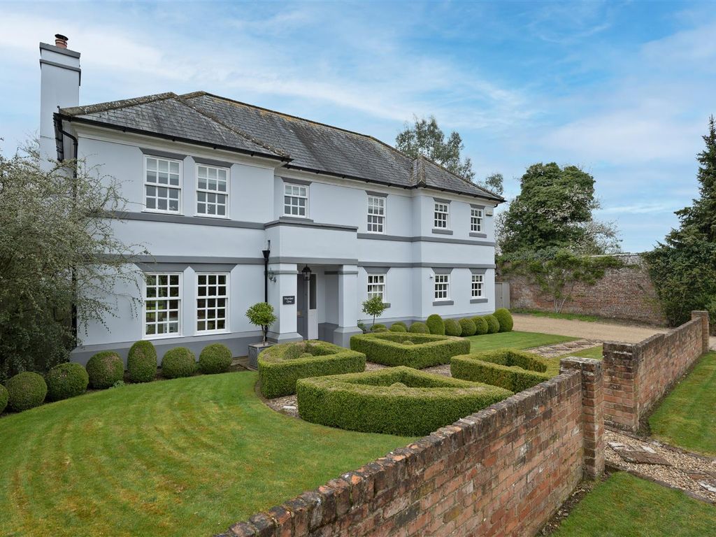 5 bed detached house for sale in Kirby Gardens, Sheldwich Lees