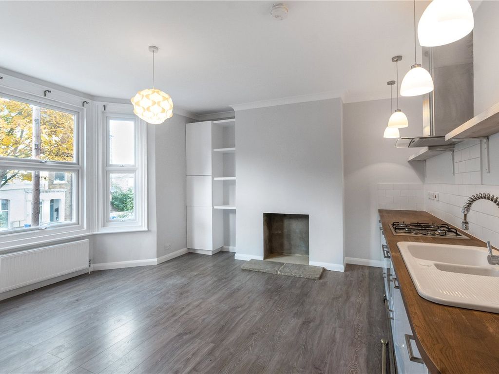 1 bed flat to rent in Crystal Palace Road, East Dulwich, London SE22, £