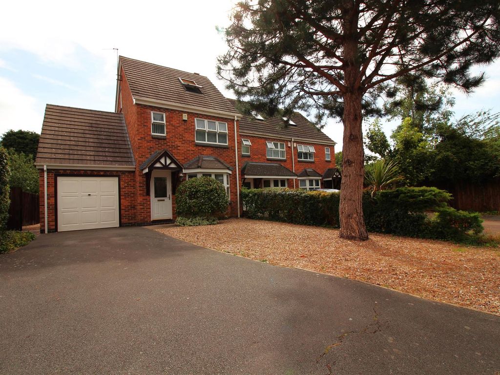 3 bed detached house for sale in Evington Mews, Evington, Leicester LE5, £300,000 Zoopla